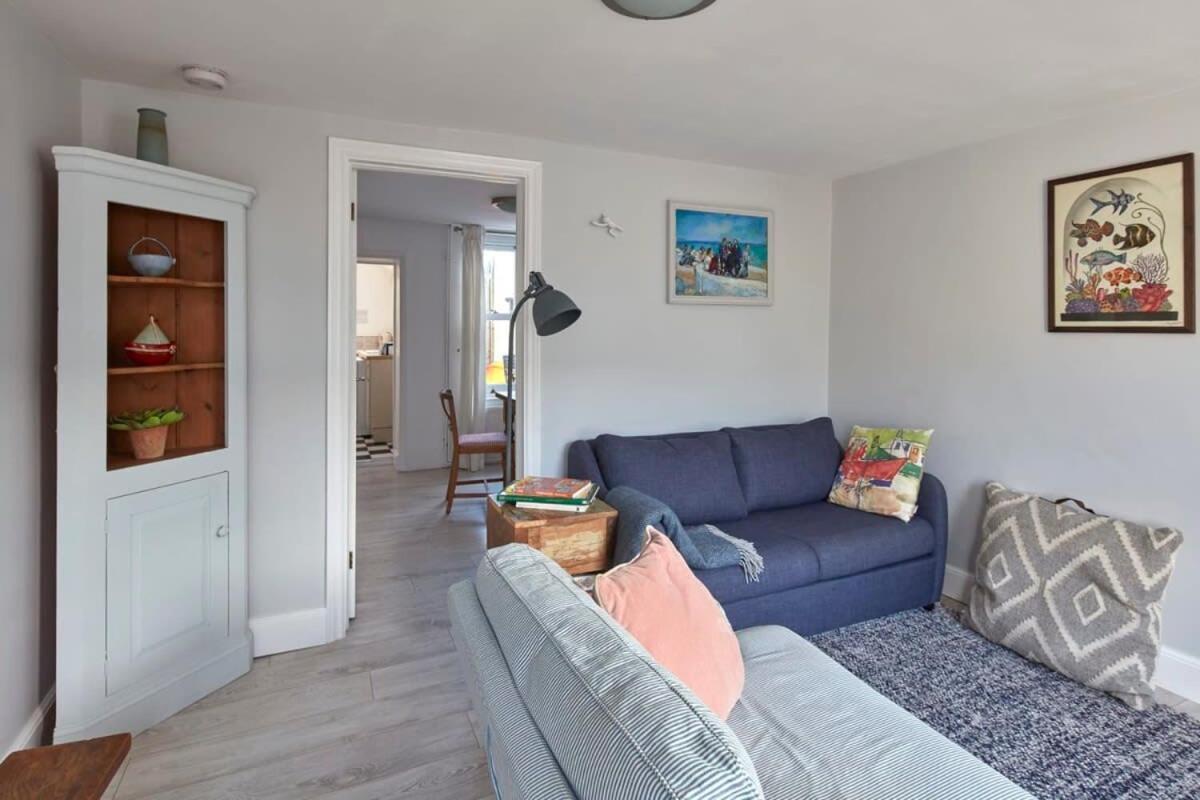 Holiday home The Skiff Deal